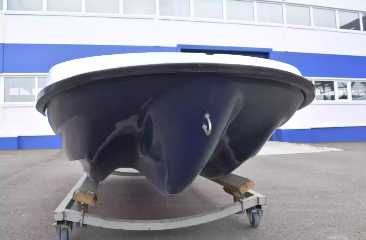 Стеклопластиковая лодка Пингвин New (тримаран) в Омске