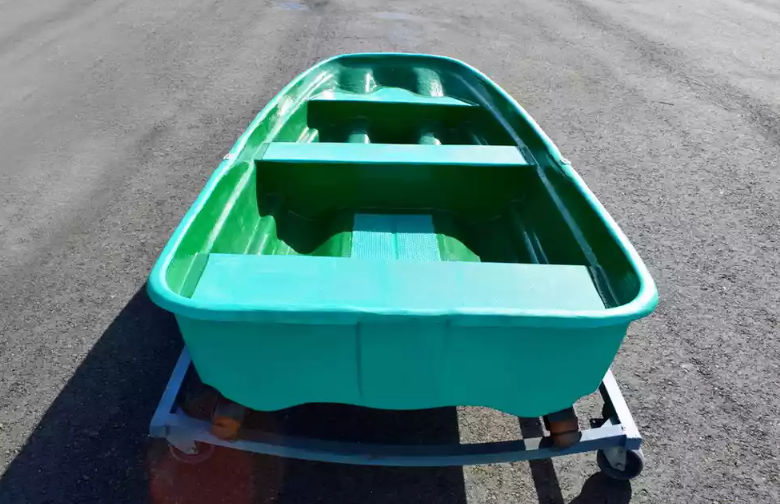 Стеклопластиковая лодка Старт (тримаран) в Омске