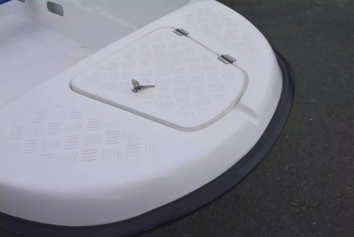 Стеклопластиковая лодка Пингвин New (тримаран) в Омске