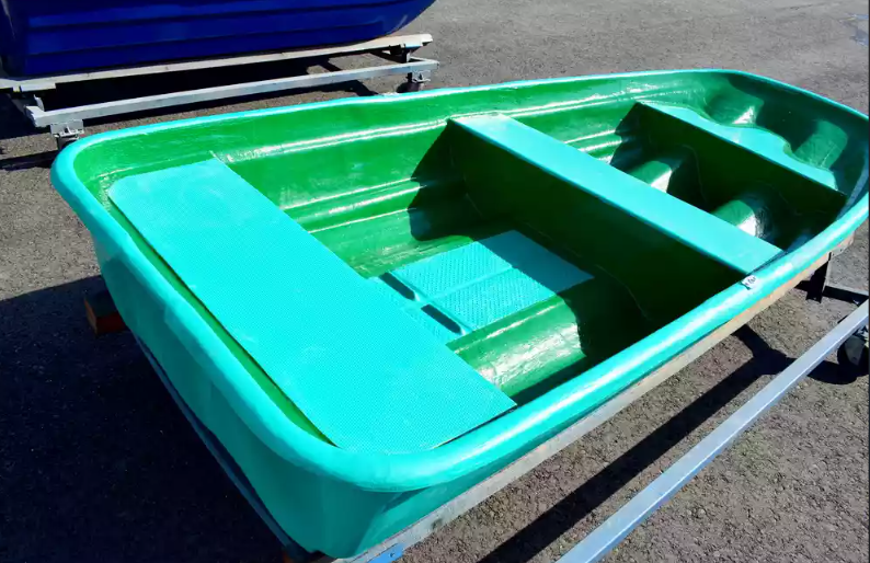 Стеклопластиковая лодка Старт (тримаран) в Омске