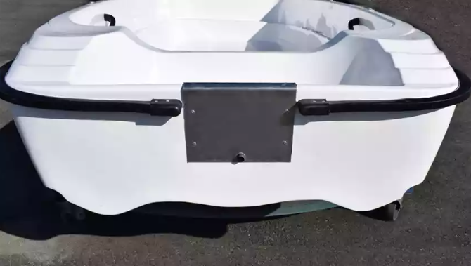 Стеклопластиковая лодка Пингвин (тримаран) в Омске