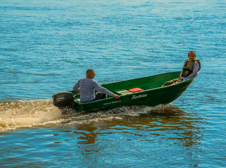 Стеклопластиковая лодка Neman-340 (тримаран) в Омске