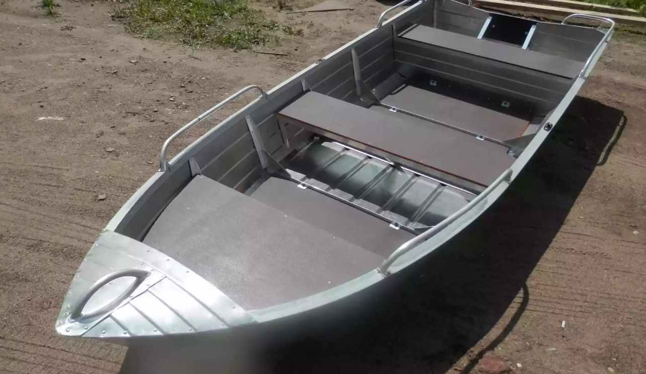 Алюминиевая лодка Вятка-Профи 32 в Омске