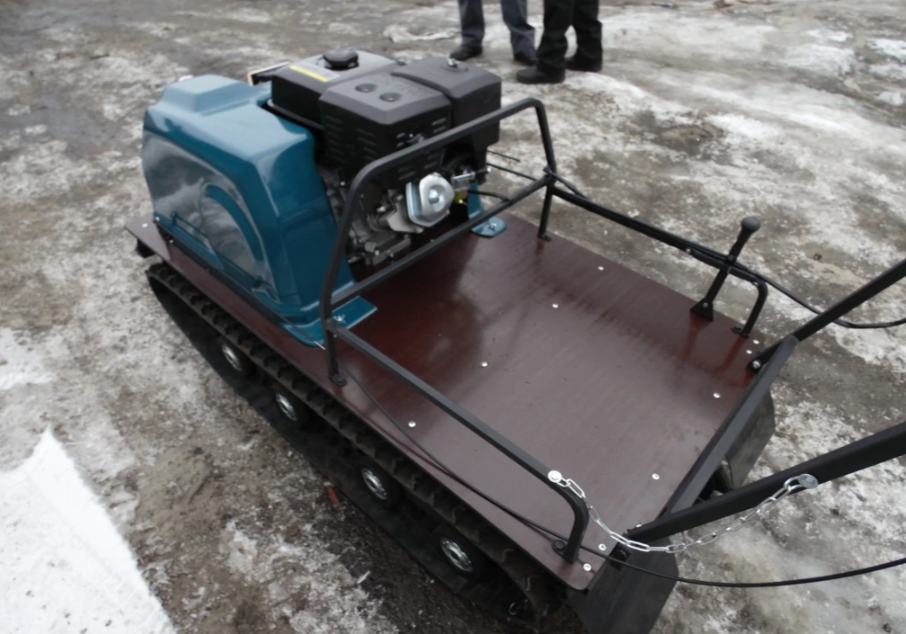 Мотобуксировщик AhtaR LR13 с реверс-вариатором Буран (задний ход) в Омске