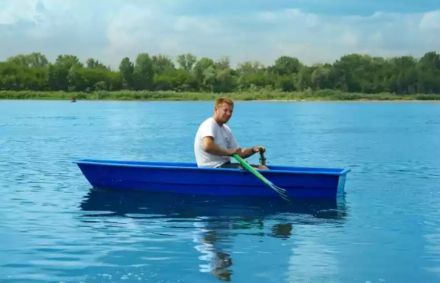 Стеклопластиковая лодка Малютка в Омске