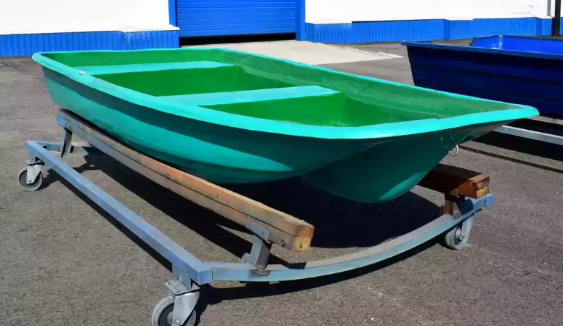 Стеклопластиковая лодка Старт (тримаран) в Омске
