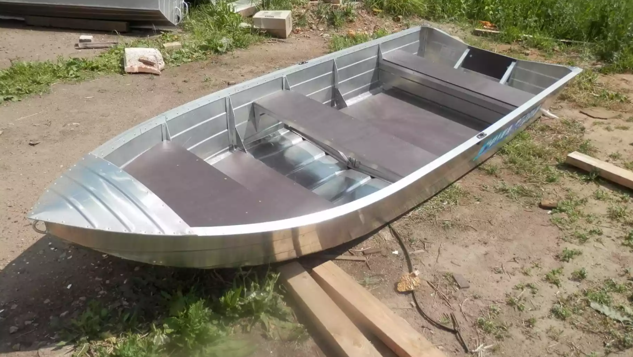 Алюминиевая лодка Вятка-Профи 32 в Омске