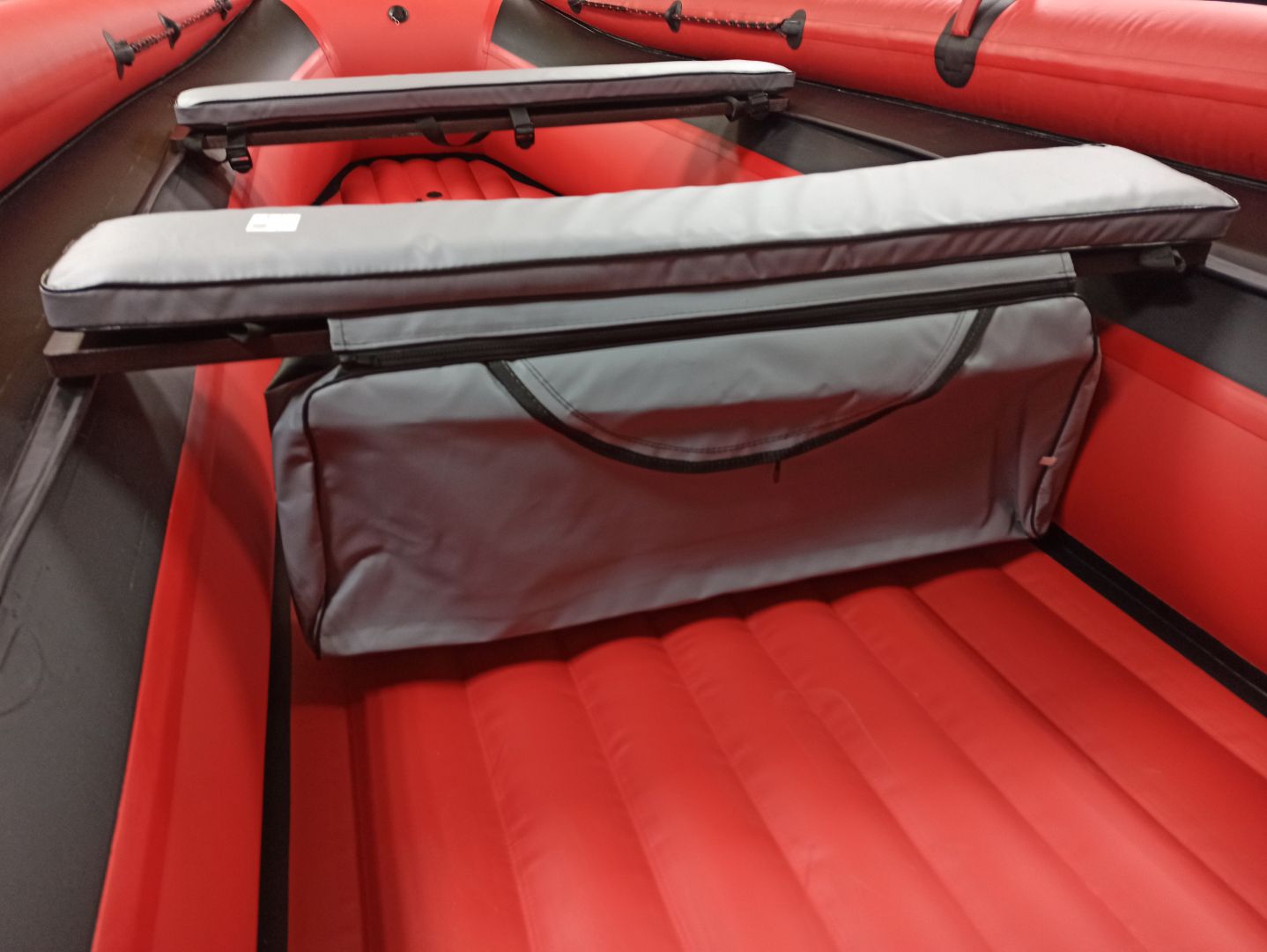 КОМПЛЕКТ МЯГКИХ НАКЛАДОК С СУМКОЙ ДЛЯ ЛОДОК 110Х20 СЕРЫЙ в Омске