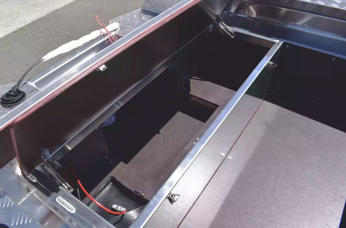 Алюминиевая лодка Wyatboat-390 DCM в Омске