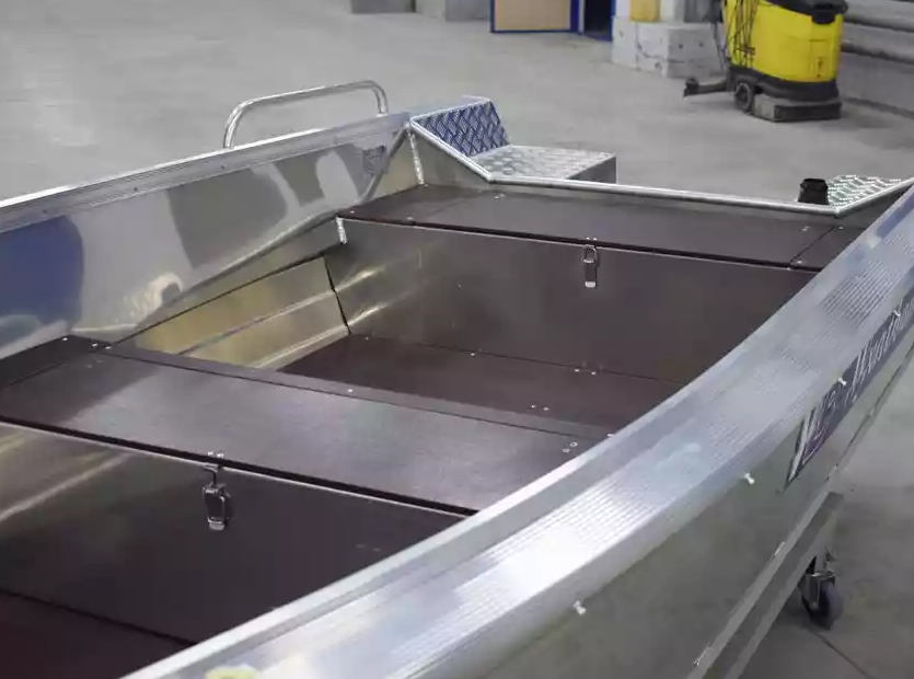 Алюминиевая лодка  Wyatboat-430 Р в Омске