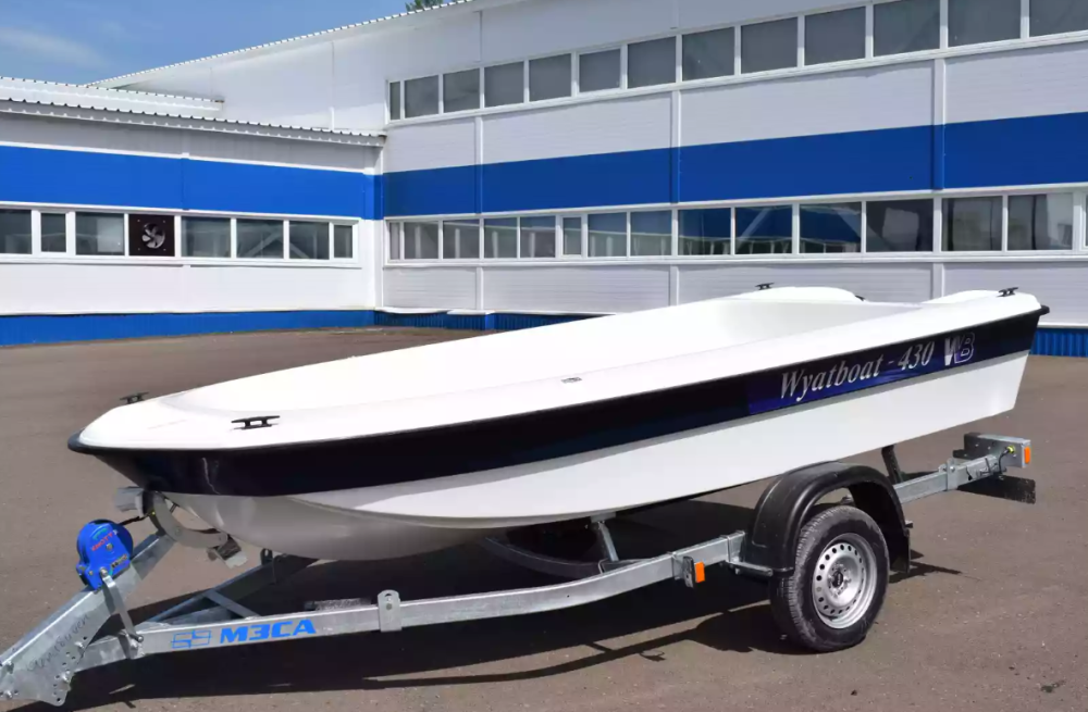 Стеклопластиковая лодка Wyatboat 430 тримаран в Омске