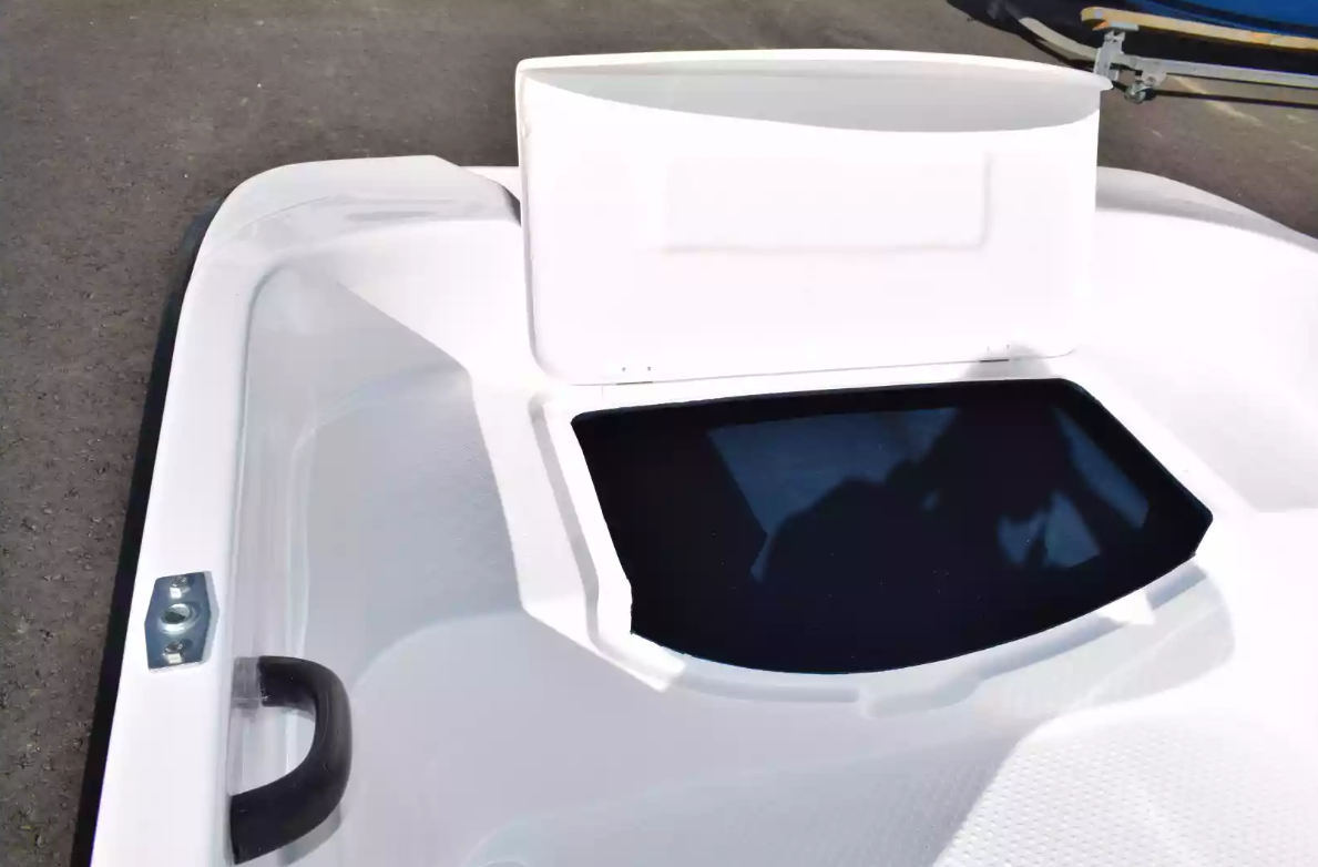 Стеклопластиковая лодка Пингвин (тримаран) в Омске