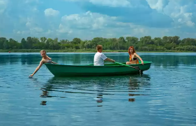 Стеклопластиковая Лодка Голавль в Омске