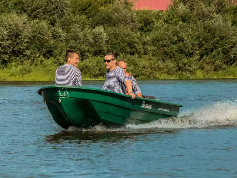 Стеклопластиковая лодка Neman-340 (тримаран) в Омске