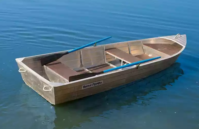 Алюминиевая лодка Вятка-Профи 32 в Омске