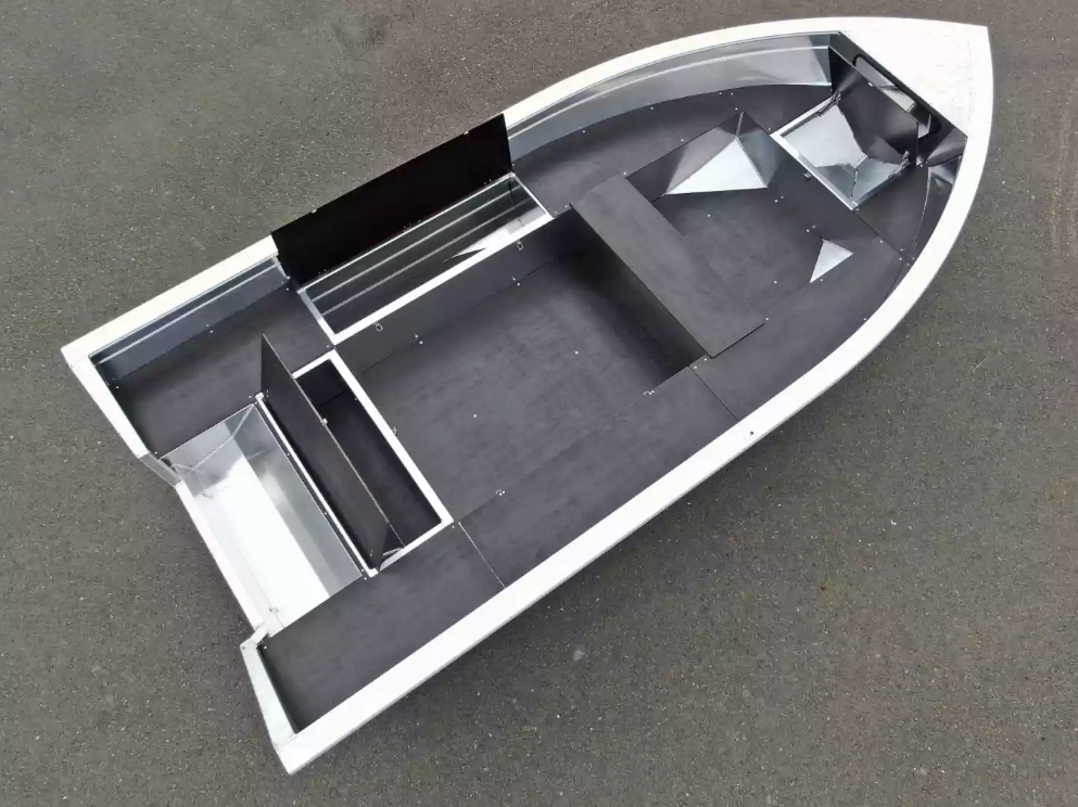 Алюминиевая лодка  Неман-420 в Омске