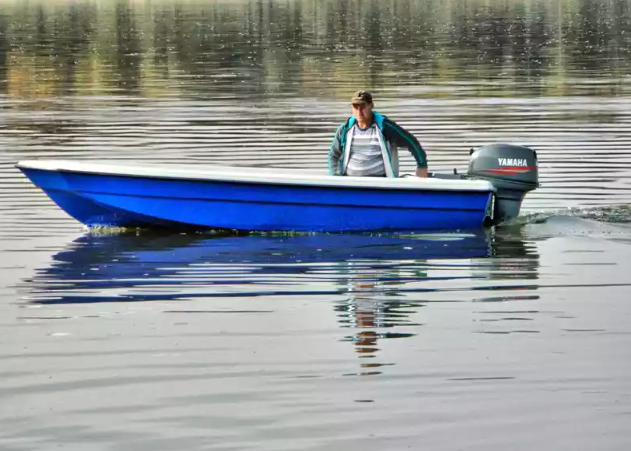 Стеклопластиковая лодка Wyatboat 430 тримаран в Омске