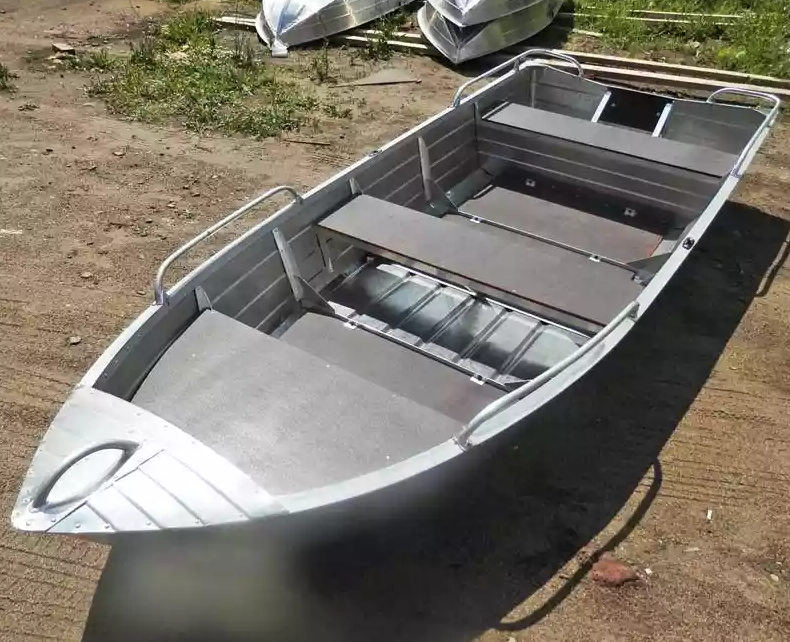 Алюминиевая лодка Вятка-Профи 37 в Омске