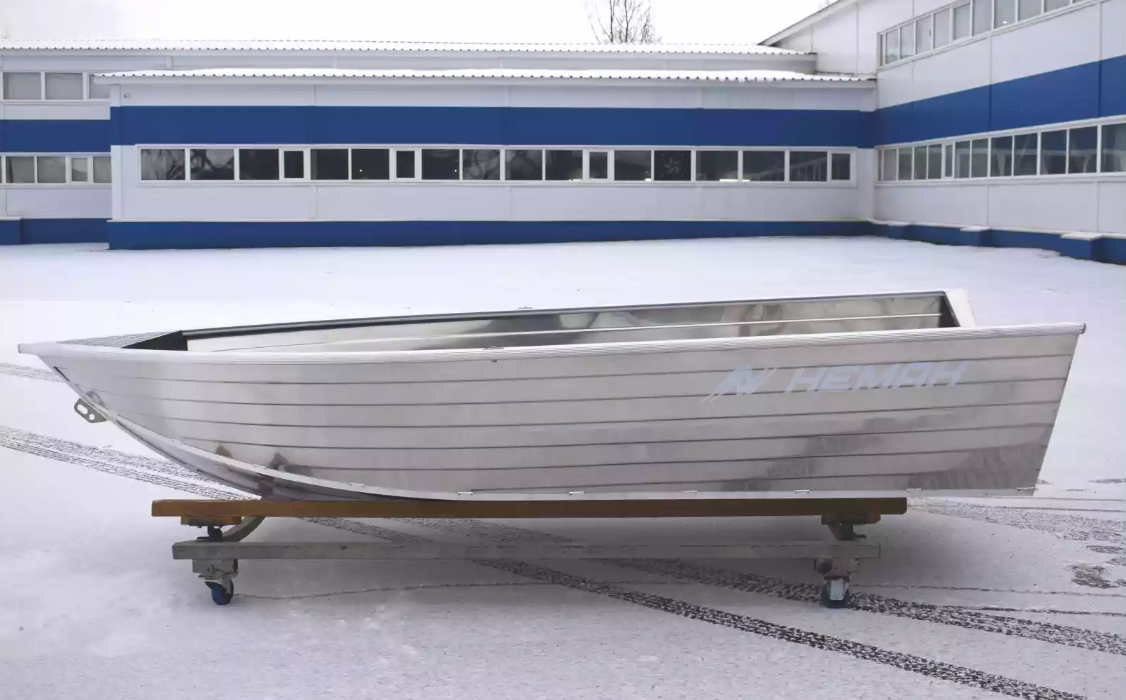 Алюминиевая лодка Неман-400 в Омске