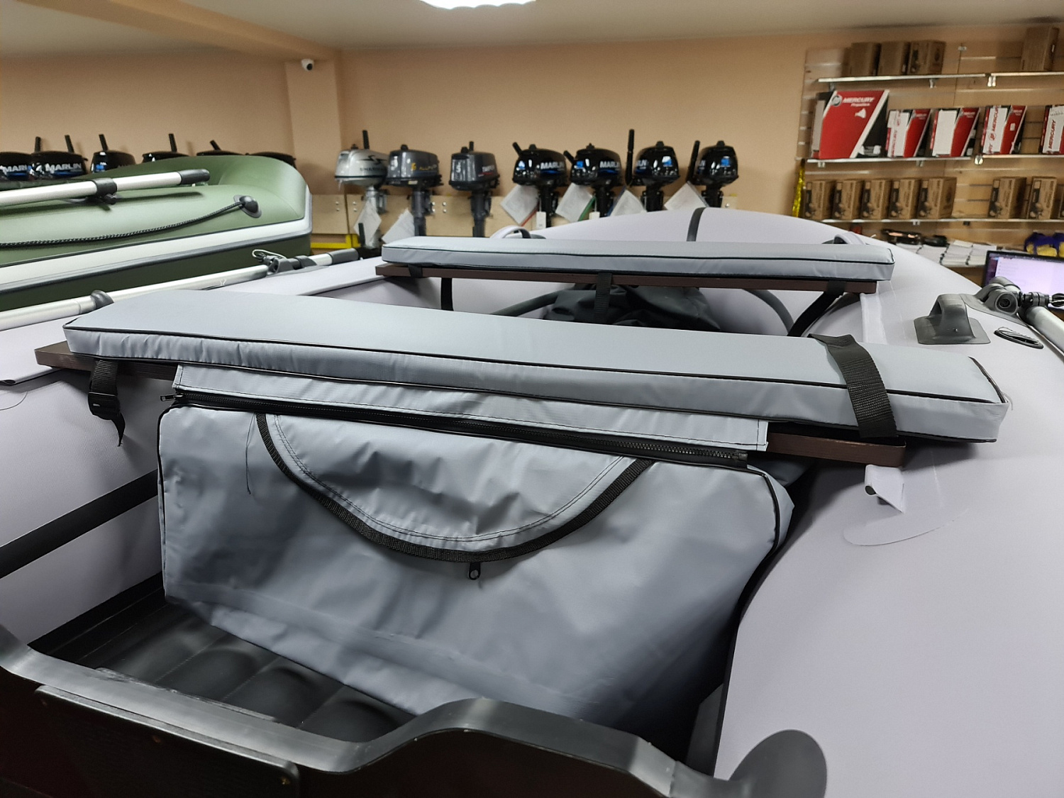 КОМПЛЕКТ МЯГКИХ НАКЛАДОК С СУМКОЙ ДЛЯ ЛОДОК 110Х20 СЕРЫЙ в Омске