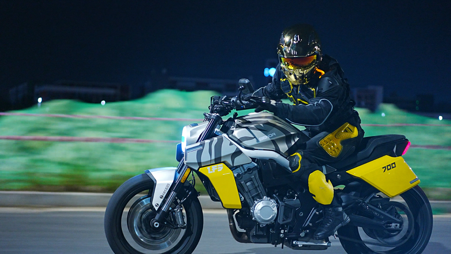 Мотоцикл Benda LFS 700 в Омске